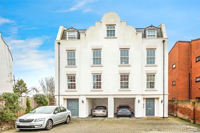 2 Bedroom Apartment For Sale In Upper Cambrian Road, Chester, Cheshire, CH1