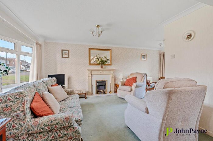 2 Bedroom Semi-Detached House For Sale In Grendon Close, Tile Hill, Coventry, CV4