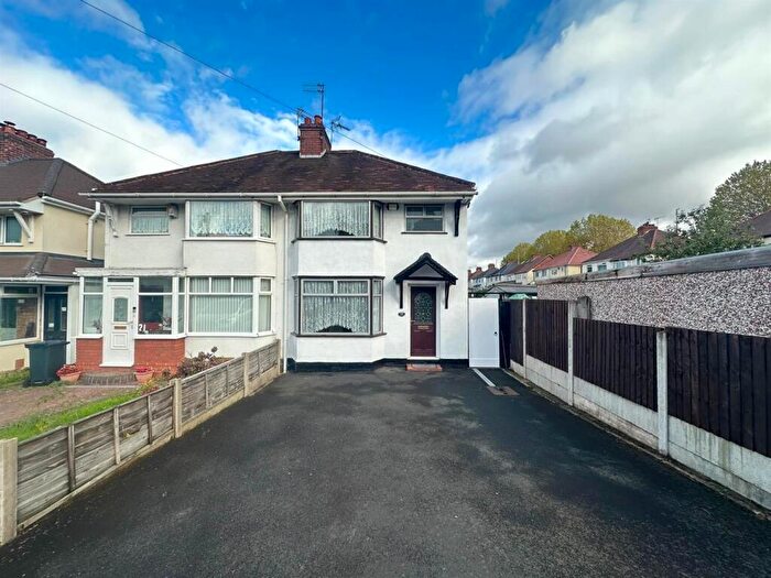 3 Bedroom House To Rent In Holly Street, Dudley, DY1