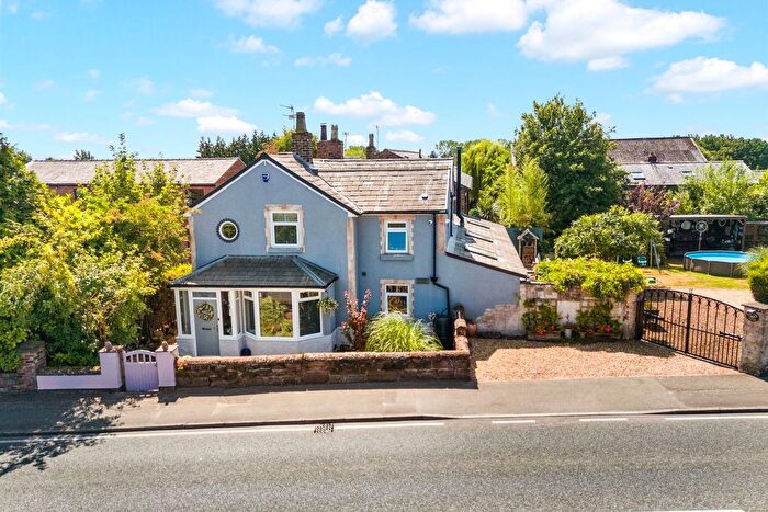 5 Bedroom Cottage For Sale In Place Farm Cottage, Warrington Road, Rainhill, L35