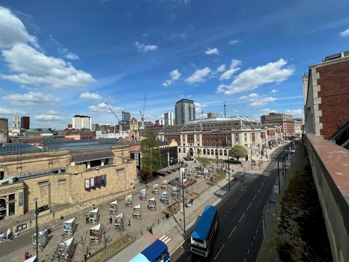 2 Bedroom Apartment To Rent In Victoria House, Leeds, West Yorkshire, LS1