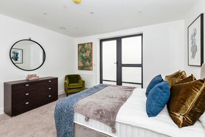 1 Bedroom Flat To Rent In High Street Slough, SL1