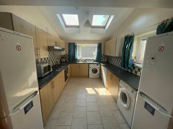 7 Bedroom House To Rent In Rhymney Street, Cathays, CF24