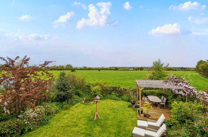 5 Bedroom Detached House For Sale In Wentworth Close, Barnham, PO22