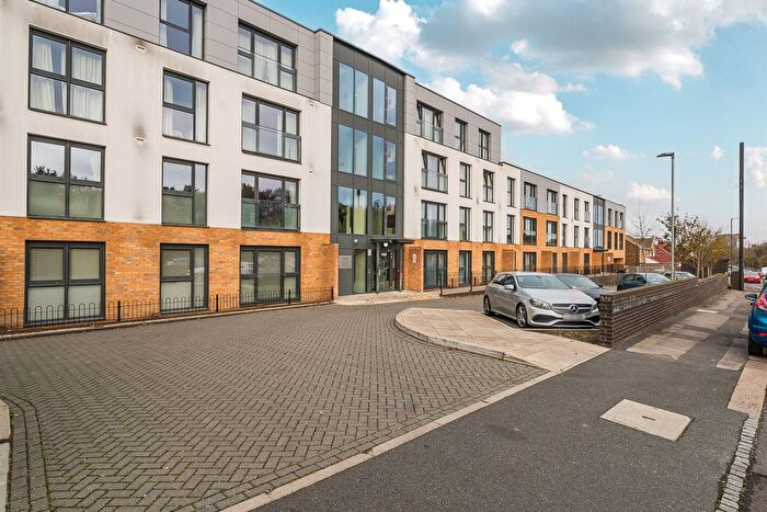 1 Bedroom Flat For Sale In Boyn Valley Road, Maidenhead, SL6