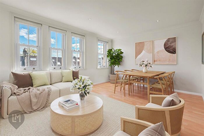 2 Bedroom Flat To Rent In Replingham Road, London, SW18