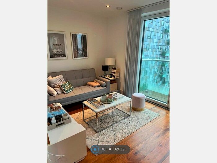 Studio To Rent In Duckman Tower, London E14