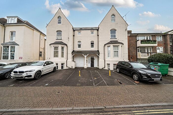 2 Bedroom Flat For Sale In Alhambra Road, Southsea, PO4