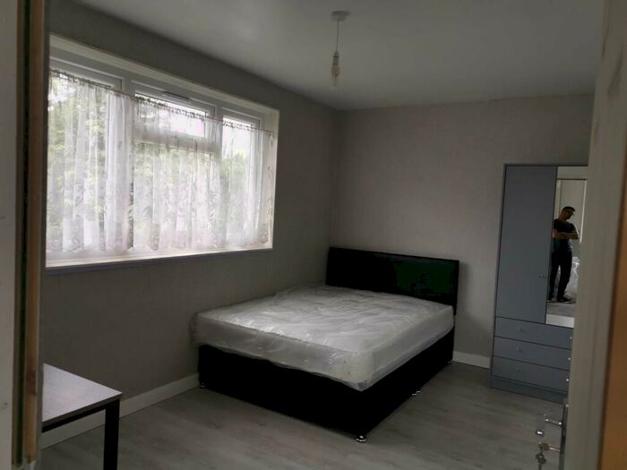 3 Bedroom House To Rent In Hayton Green, Canley, CV4