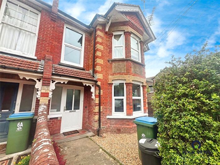 2 Bedroom Flat To Rent In Richmond Avenue, Bognor Regis, West Sussex, PO21