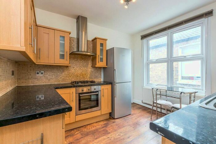 1 Bedroom Flat To Rent In Moot Court, Kingsbury, London NW9