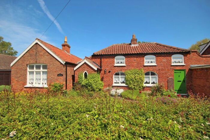 3 Bedroom Semi-Detached Bungalow For Sale In Old School House, Town Street, South Somercotes, LN11