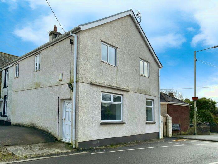 4 Bedroom House To Rent In Miniffrwd Road, Pencoed, CF35