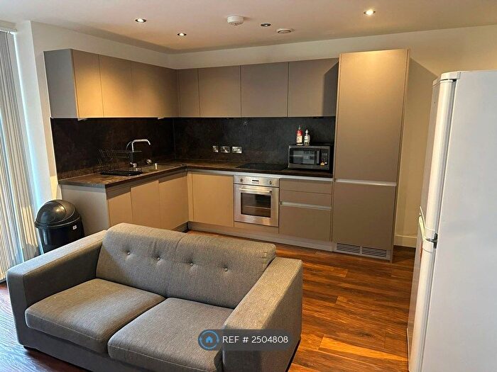 2 Bedroom Flat To Rent In Cambridge Street, Manchester, M1