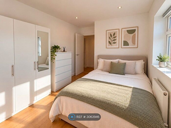 1 Bedroom Flat To Rent In Blakenham Road, London, SW17