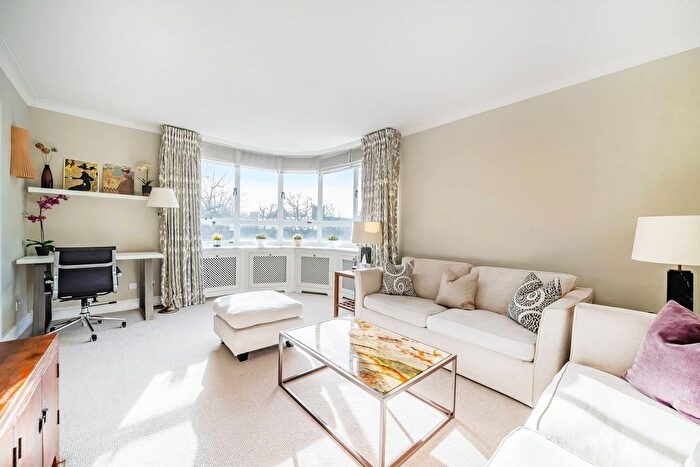 2 Bedroom Flat To Rent In Lower Sloane Street, Sloane Square, London, SW1W