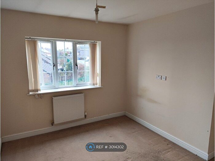 3 Bedroom Terraced House To Rent In Highstone Road, Barnsley, S70
