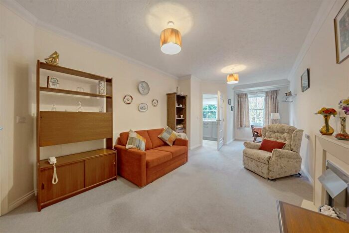 1 Bedroom Retirement Property For Sale In Chelmer Lodge, Chelmsford, CM2