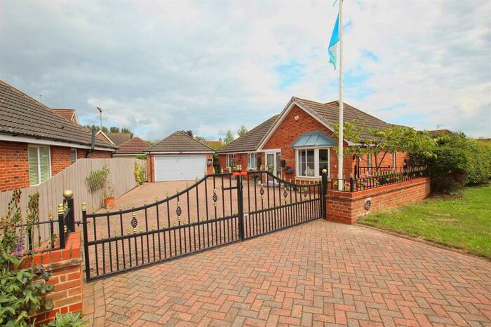 3 Bedroom Detached Bungalow For Sale In East Lane, Sigglesthorne, HU11