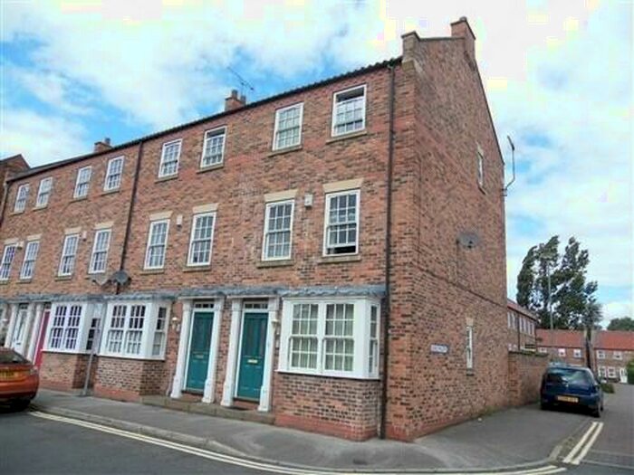 4 Bedroom Terraced House To Rent In Beckside North, Beverley, HU17