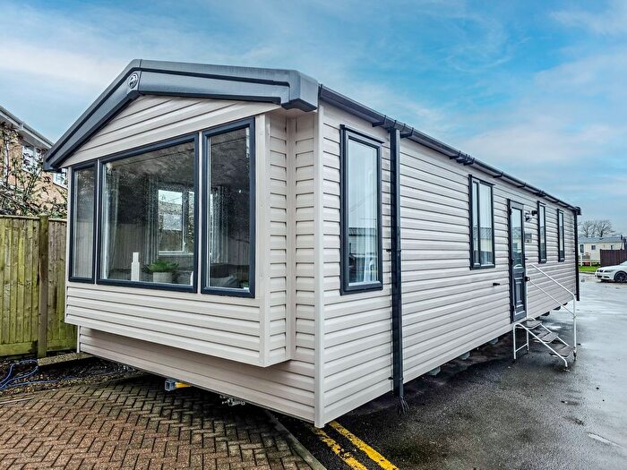 2 Bedroom Mobile/park Home For Sale In Pett Level Road, Winchelsea, TN36
