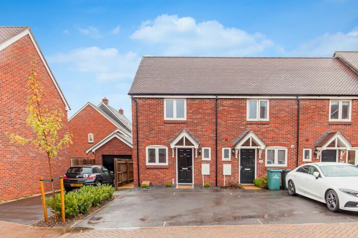 2 Bedroom End Of Terrace House To Rent In Hanson Drive, Oxford, OX2