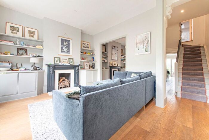 3 Bedroom Maisonette To Rent In Stoneleigh Street, Holland Park, W11