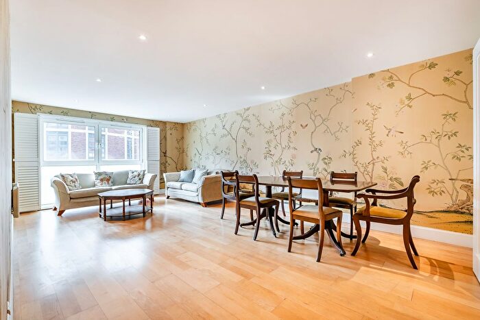 3 Bedroom Flat For Sale In Vauxhall Bridge Road, London, SW1V