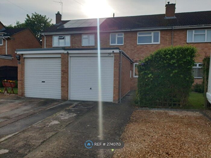 3 Bedroom Terraced House To Rent In Albany, Stonehouse, GL10