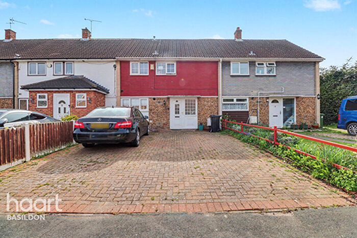 5 Bedroom Terraced House For Sale In Rayside, Basildon, SS14