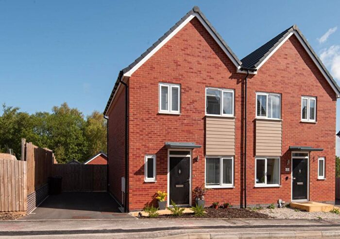 3 Bedroom Semi-Detached House For Sale In Ore Street, Clay Cross, S45