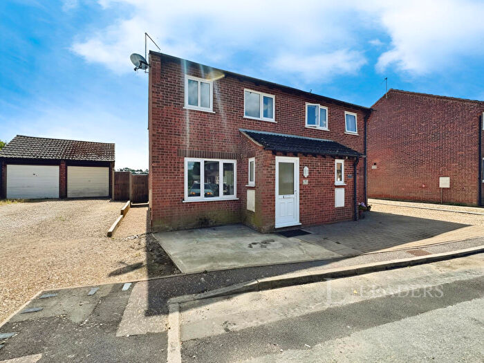 3 Bedroom Terraced House To Rent In Chittock Close, Spixworth, Norwich, NR10