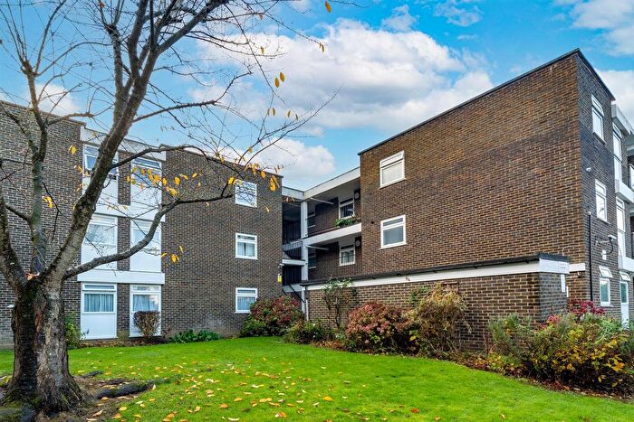 2 Bedroom Flat For Sale In The Reddings, Red Road, Borehamwood, WD6