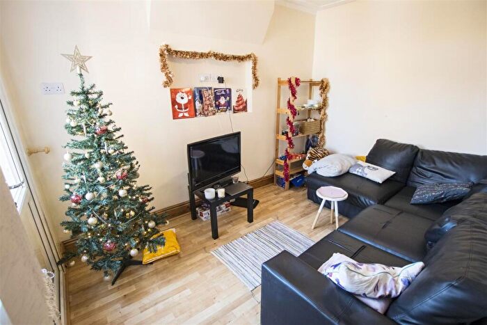 4 Bedroom House To Rent In Gristhorpe Road, Birmingham, West Midlands, B29