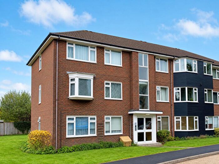 2 Bedroom Flat For Sale In Hurst Court, Hurst Road, Horsham, RH12