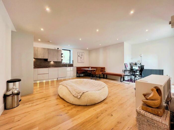 1 Bedroom Flat To Rent In Prestige House, SE6