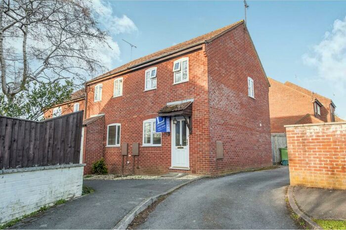 2 Bedroom End Of Terrace House To Rent In Jespers Hill, Faringdon, SN7