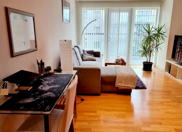 2 Bedroom Flat To Rent In Jigger Mast House, Mast Quay, London, SE18