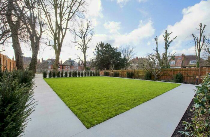 2 Bedroom Flat To Rent In Lyndhurst Road, Hampstead, NW3