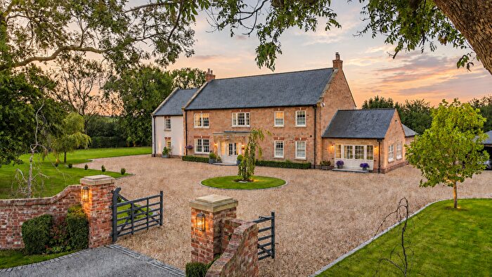 5 Bedroom Detached House For Sale In Long Lane Manor, Brompton, DL6