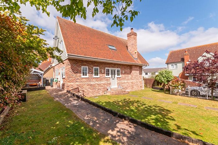 3 Bedroom Detached House For Sale In Promenade, Mayland, Chelmsford, CM3