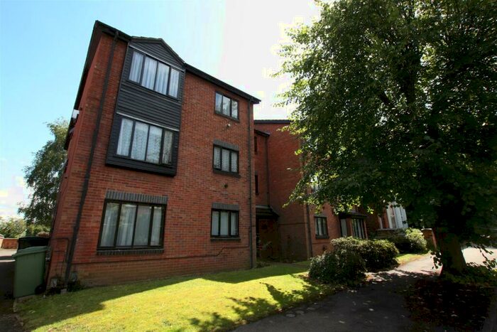 1 Bedroom Flat To Rent In Castle Court, Castle Street, Wellingborough, Northants, NN8