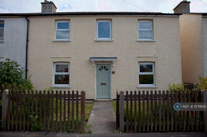 3 Bedroom Semi-Detached House To Rent In Pound Farm Road, Chichester, PO19