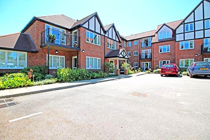 1 Bedroom Retirement Property For Sale In Limpsfield Road, Sanderstead, Surrey, CR2