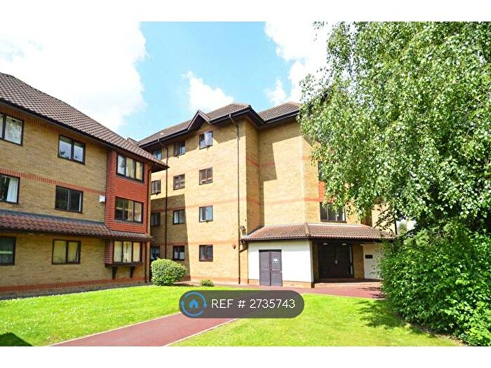 2 Bedroom Flat To Rent In Orchard Grove, London, SE20