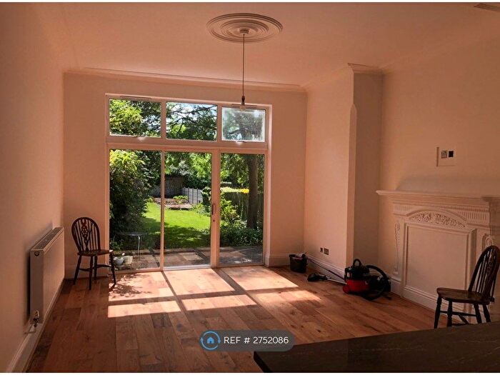 2 Bedroom Flat To Rent In Ground Floor, London, N3