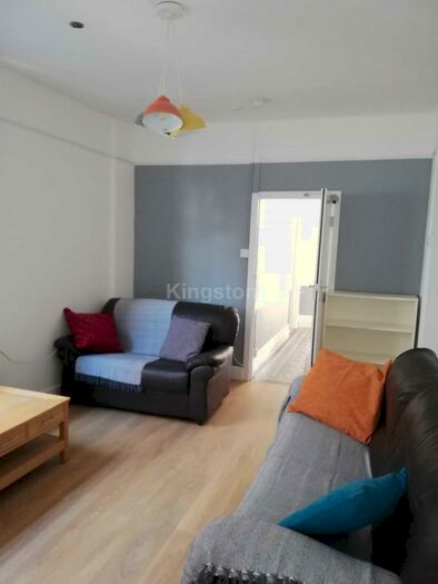 5 Bedroom Terraced House To Rent In Cosmeston Street, Cathays, Cardiff, CF24