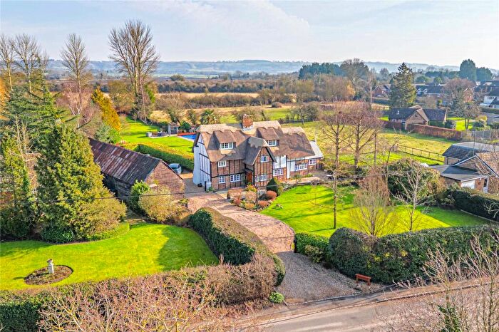 5 Bedroom Detached House For Sale In Totternhoe Road, Eaton Bray, Central Bedfordshire, LU6