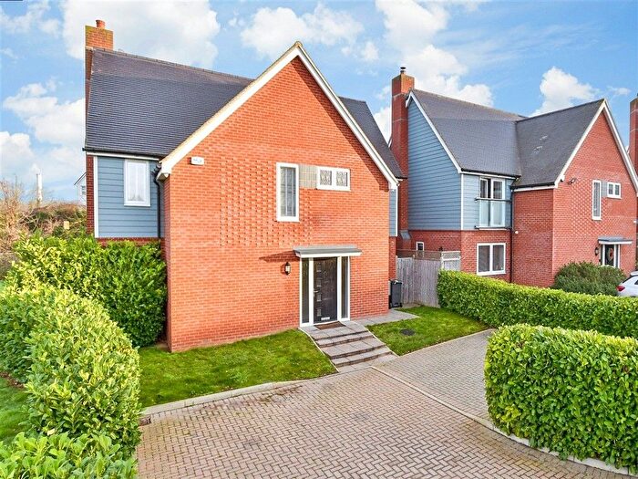 4 Bedroom Detached House For Sale In Castor Park, Allington, Maidstone, Kent, ME16