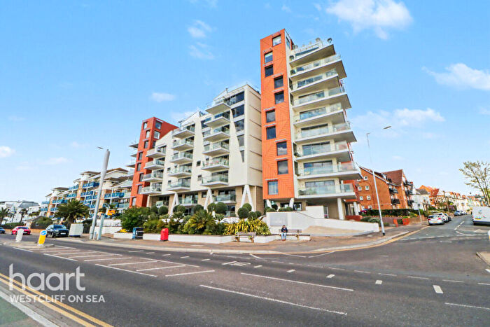 2 Bedroom Apartment For Sale In The Leas, Westcliff-On-Sea, SS0